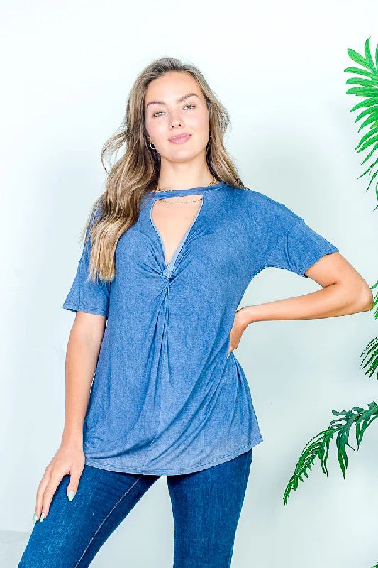 Relaxed Fit Keyhole Crew Neck Short Sleeve Tee with Cutout V Plunge Twist Tied Front (HT8032)